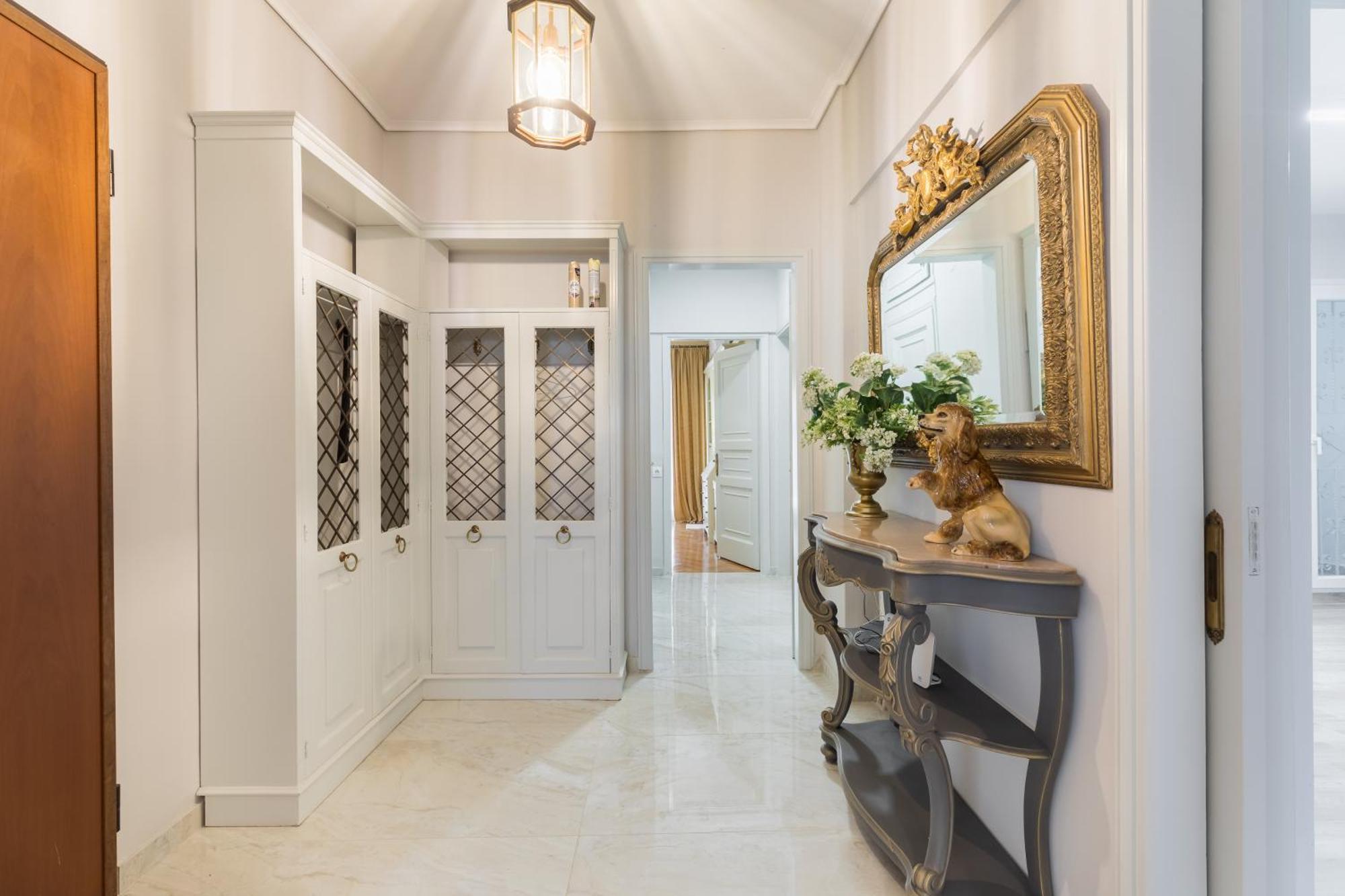 Etoile By Halu!, Chic In The Center Apartment